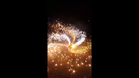 Culbuteur drôle Fountain Fireworks Salute de cierge magique pyrotechnique de mandarine extérieur