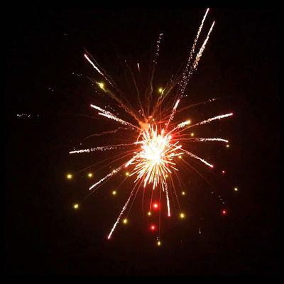 Feux d'artifice chinois de gâteau du consommateur pour le gâteau de la célébration 1.4g Un0336 de nouvelle année pyrotechnique