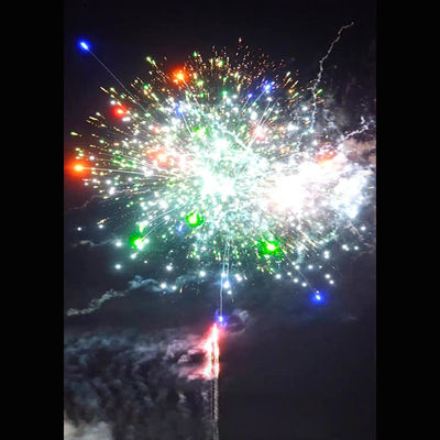 Les feux d'artifice pyrotechniques de gâteau de tirs du Chinois 2inch 49 ont adapté des feux d'artifice aux besoins du client de nouvelle année