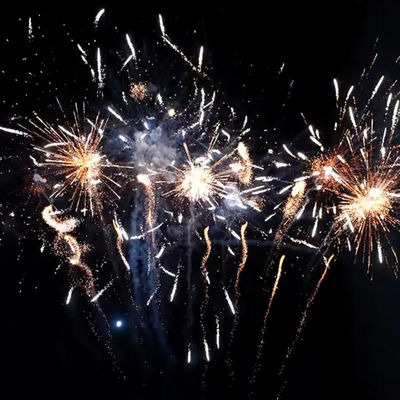 Chine Pyrotechnique 98 coups de feu Consommation gâteau de Noël et de Nouvel An Feux d'artifice et pétards