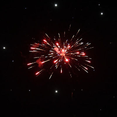 Feux d'artifice de gâteau chinois 62 Feux d'artifice de gâteau à la célébration Feux d'artifice en plein air