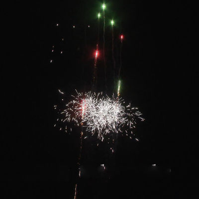 100 tirs 0,4 pouces tube en plastique gâteau feux d'artifice Noël 2024 usine en gros