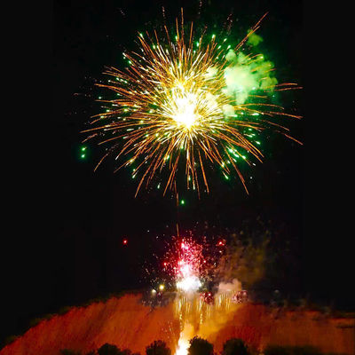 Liuyang Grand énorme 1.4G gâteau feux d'artifice pyrotechnique chinois en plein air 666 coups gâteau feux d'artifice pour la célébration du festival 2025