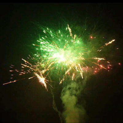 L'usine chinoise F2 des feux d'artifice pour gâteaux Pyrotechnique consommateur CE approuvé des feux d'artifice pour gâteaux avec de bons effets 2025