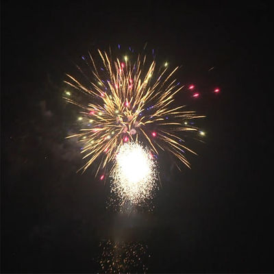 88 coups de feu de haute qualité à bas prix Approuvé CE Affichage en gros de la consommation de gâteaux chinois Feux d'artifice de l'usine Liuyang