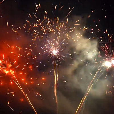 Chine Export W forme gâteau feux d'artifice professionnel pyrotechnique gâteau feux d'artifice effets spéciaux personnalisés feux d'artifice 1.3g