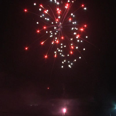 L'usine de Liuyang Pyrotechnique 1.2''200 pouces Coupes de gâteau de consommation Feux d'artifice Noël Nouvel An gâteau Feux d'artifice et pétards