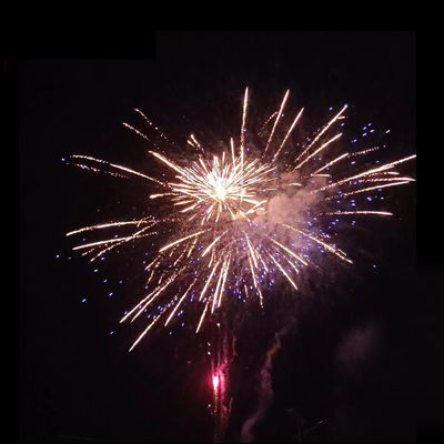 Feux d'artifice de gros d'usine Mandarin Pyrotechnie 177 coups Feux d'artifice de gros gâteau de consommation Nouveaux feux d'artifice avec un effet incroyable