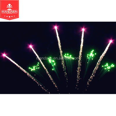 Les feux d'artifice professionnels de la Chine montrent 10 tirs éventent forment la rangée simple