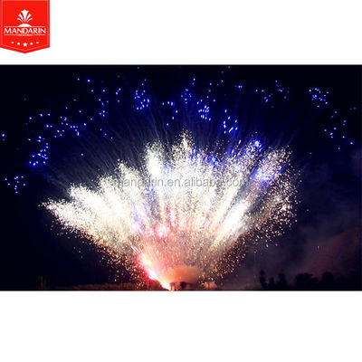 Les feux d'artifice professionnels d'anniversaire que l'affichage a adapté 100 tirs aux besoins du client durcissent des feux d'artifice