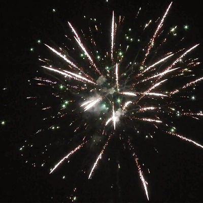 Liuyang 24 feux d'artifice tirés de gâteau de pyrotechnie pour la célébration de nouvelles années